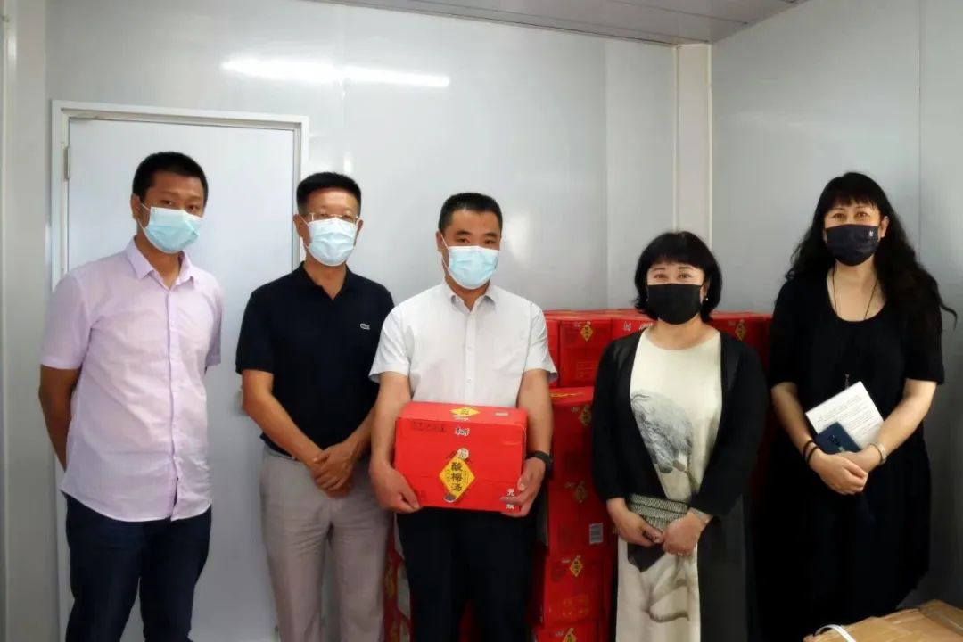 【溫暖醫心】朝陽區衛健委工會主席一行，慰問我院參加抗